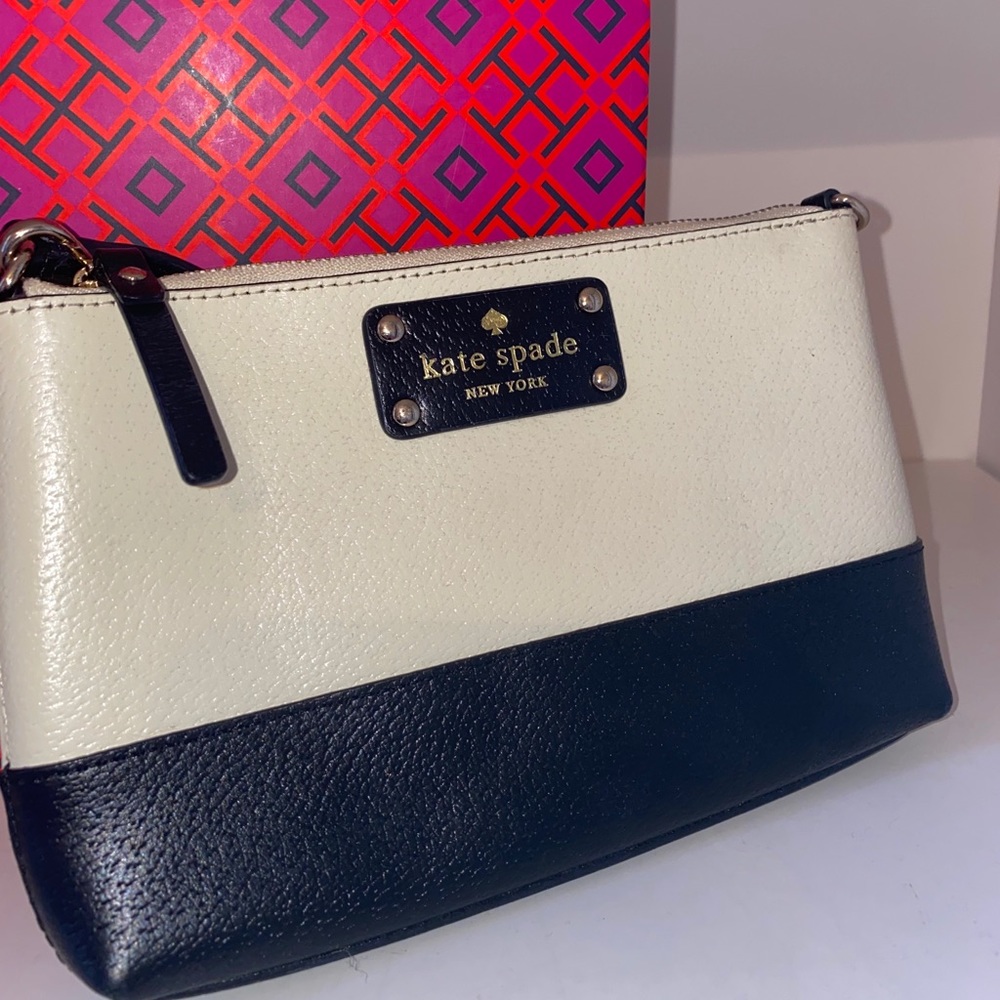 Kate Spade Black and White Wristlet